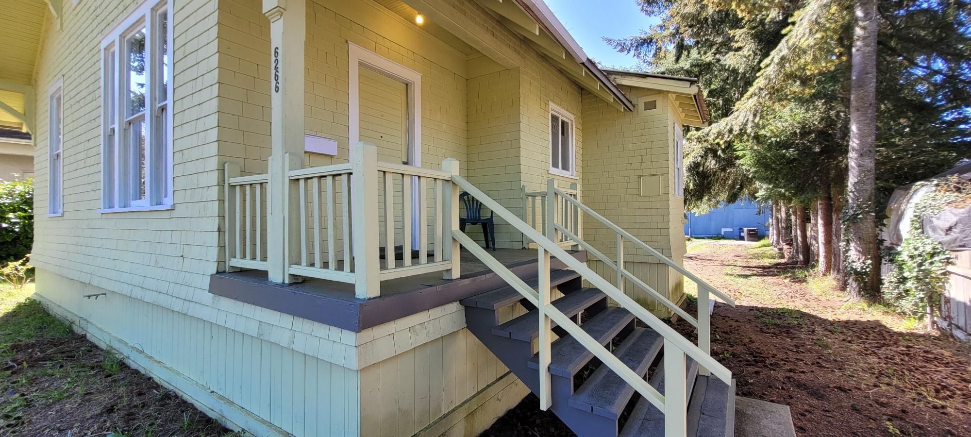 












6266 Sycamore Ave

,
Powell River,




BC
V8A 4K7

