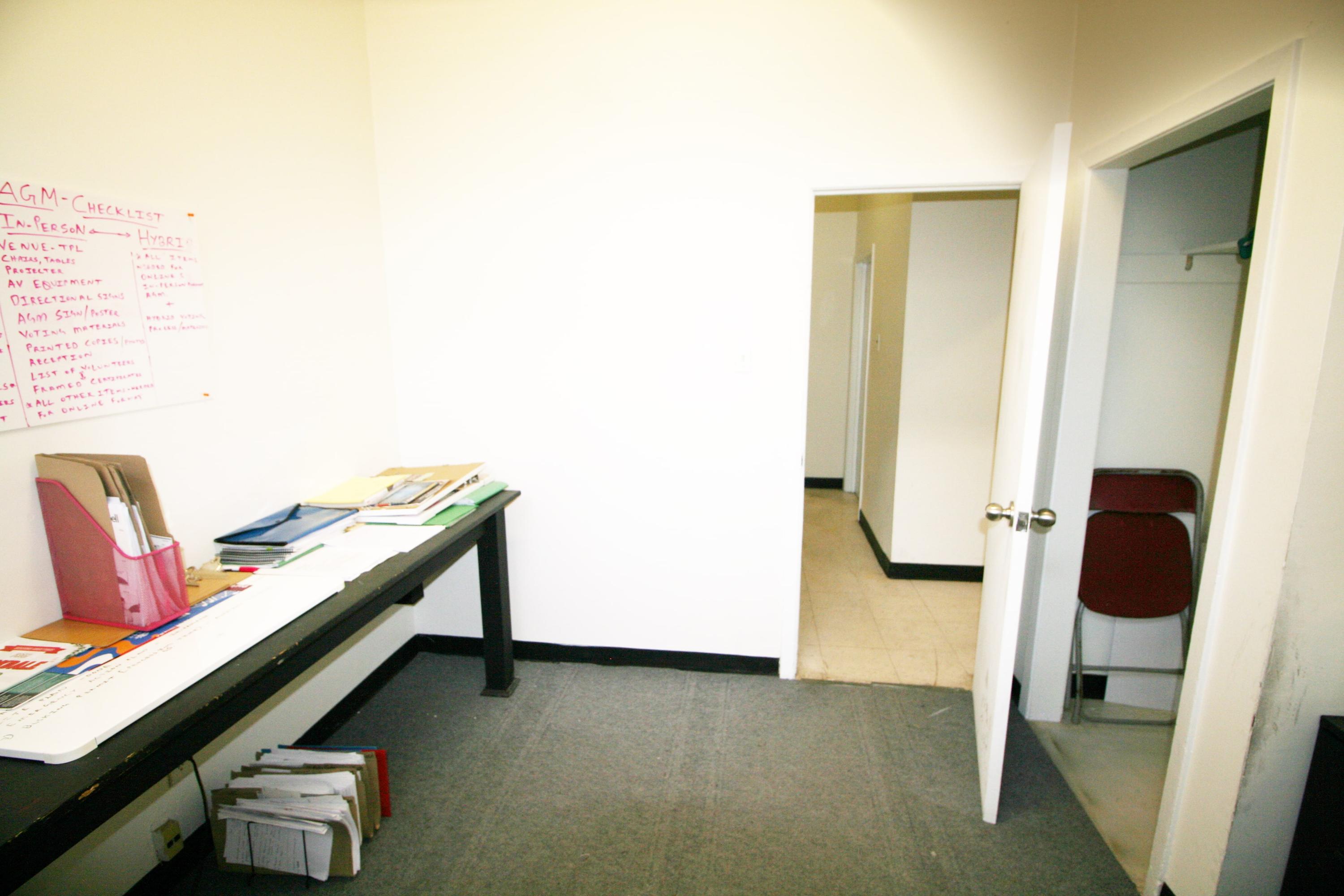 












1313 Queen Street West

,
Toronto,




ON
M6K 1L8

