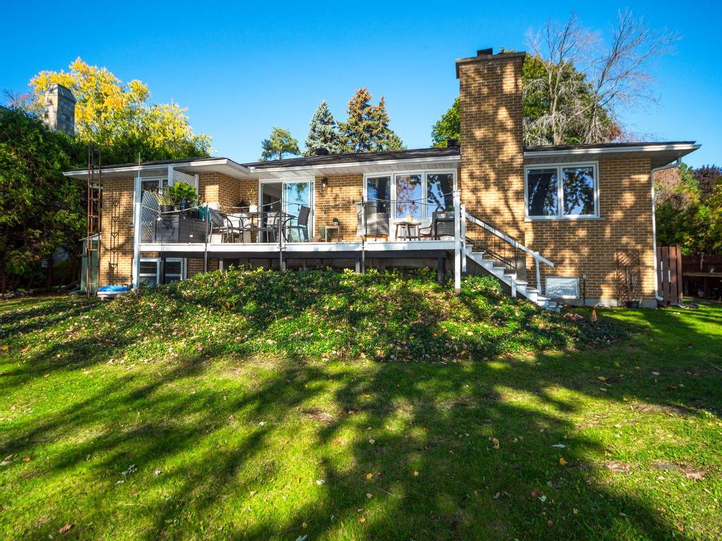 









26


Cours Manresa

,
Beaconsfield,




QC
H9W5H6

