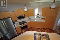 CUSTOM KITCHEN