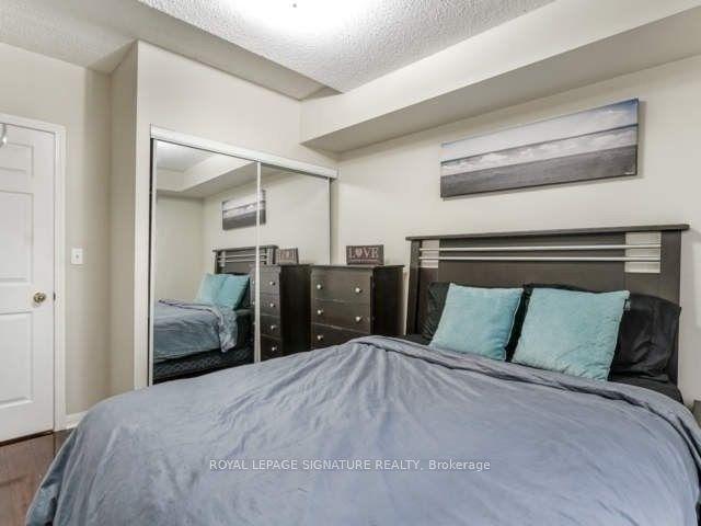 












3025 Finch Ave W

, 2033,
Toronto,




ON
M9M 0A2

