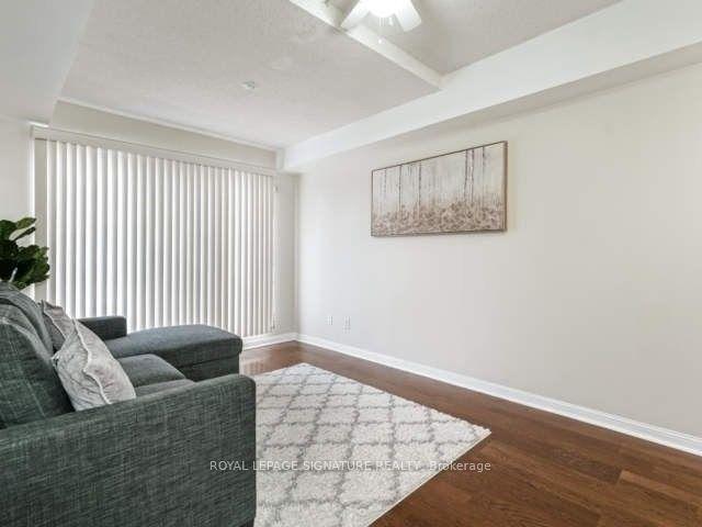 












3025 Finch Ave W

, 2033,
Toronto,




ON
M9M 0A2

