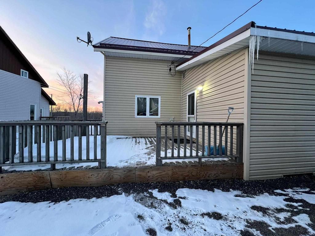 












141 Essex AVE

,
Iroquois Falls,




ON
P0K 1E0

