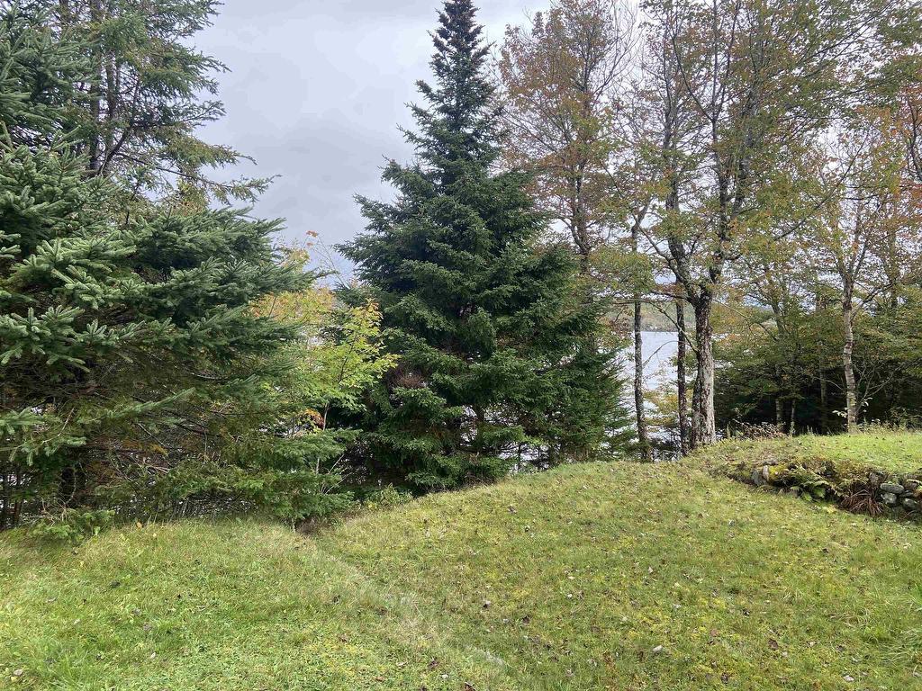 












402 West Side Indian Harbour Lake Road

,
Indian Harbour Lake,




NS
B0J 3C0

