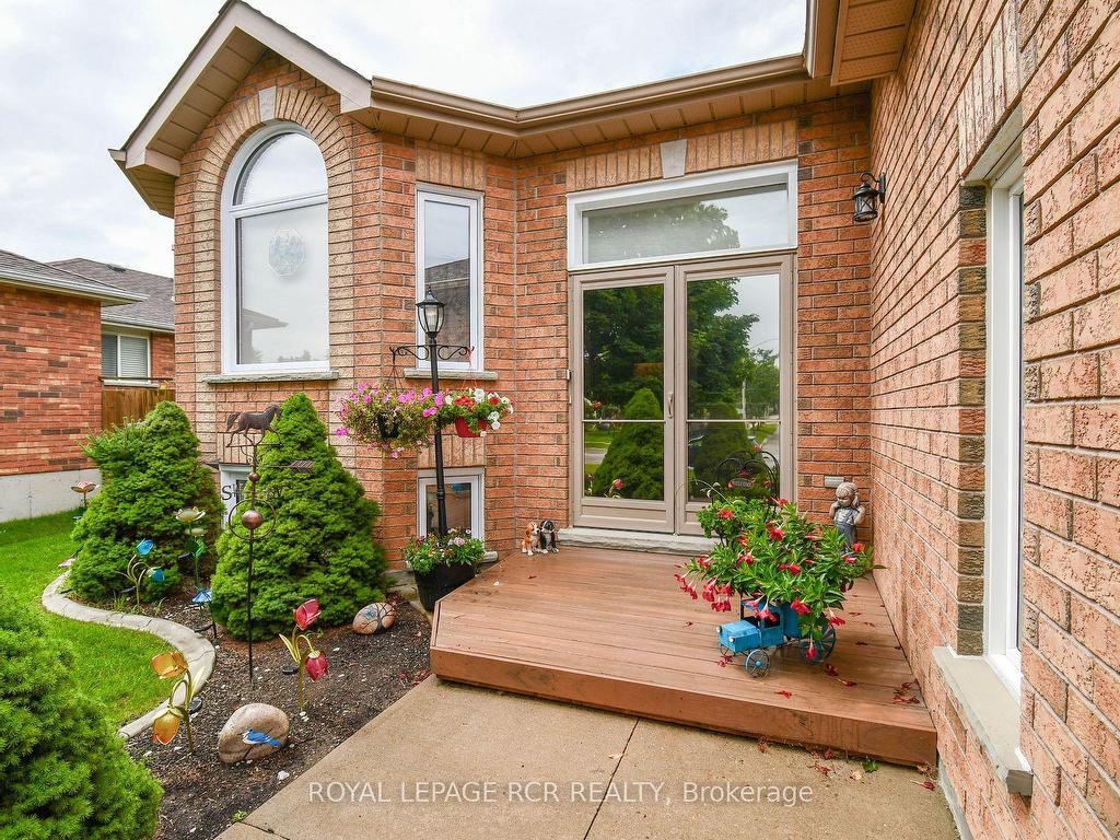 












30 Marsellus Dr

,
Barrie,




ON
L4N 8S6

