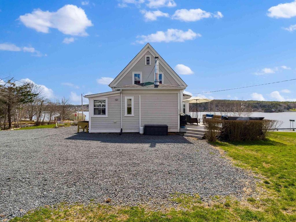 












5648 Highway 332

,
Middle Lahave,




NS
B4V 2Y5

