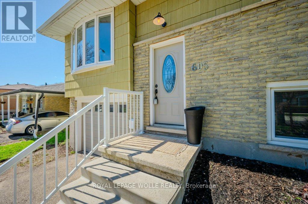 












605 HIGHPOINT AVE

,
Waterloo,




Ontario
N2L4Z3

