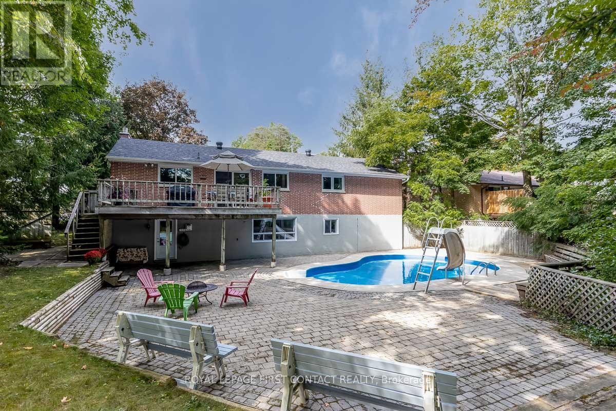 












27 SHIRLEY AVE

,
Barrie,




Ontario
L4N1M8

