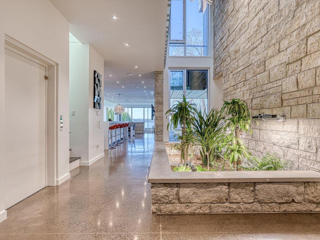 









79


Ch. Fraser

,
Gatineau (Aylmer),




QC
J9H2H1

