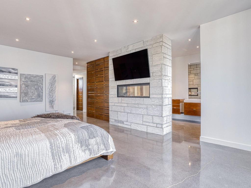 









79


Ch. Fraser

,
Gatineau (Aylmer),




QC
J9H2H1

