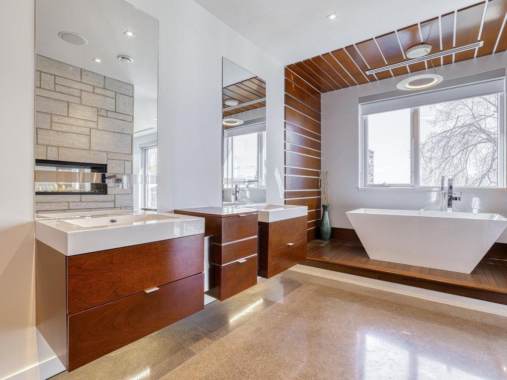 









79


Ch. Fraser

,
Gatineau (Aylmer),




QC
J9H2H1

