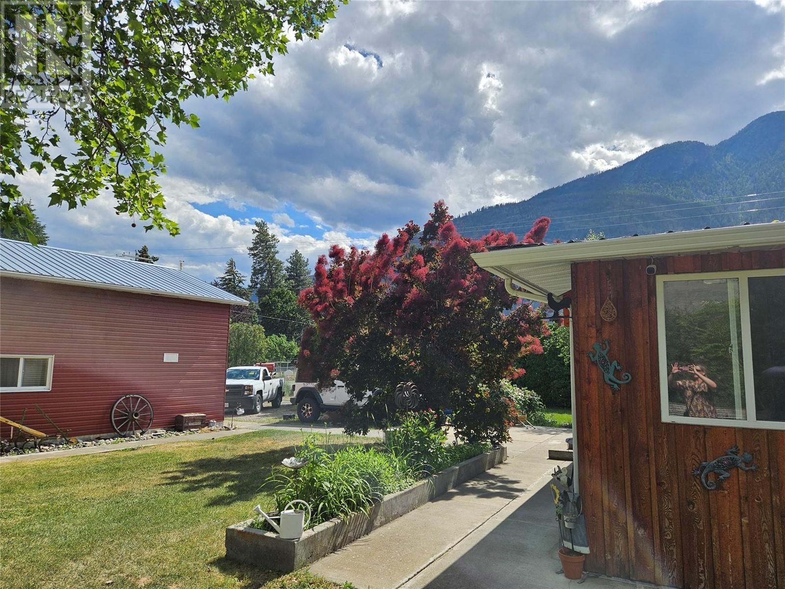 












2224 Newton Road

,
Cawston,




British Columbia
V0X1C1

