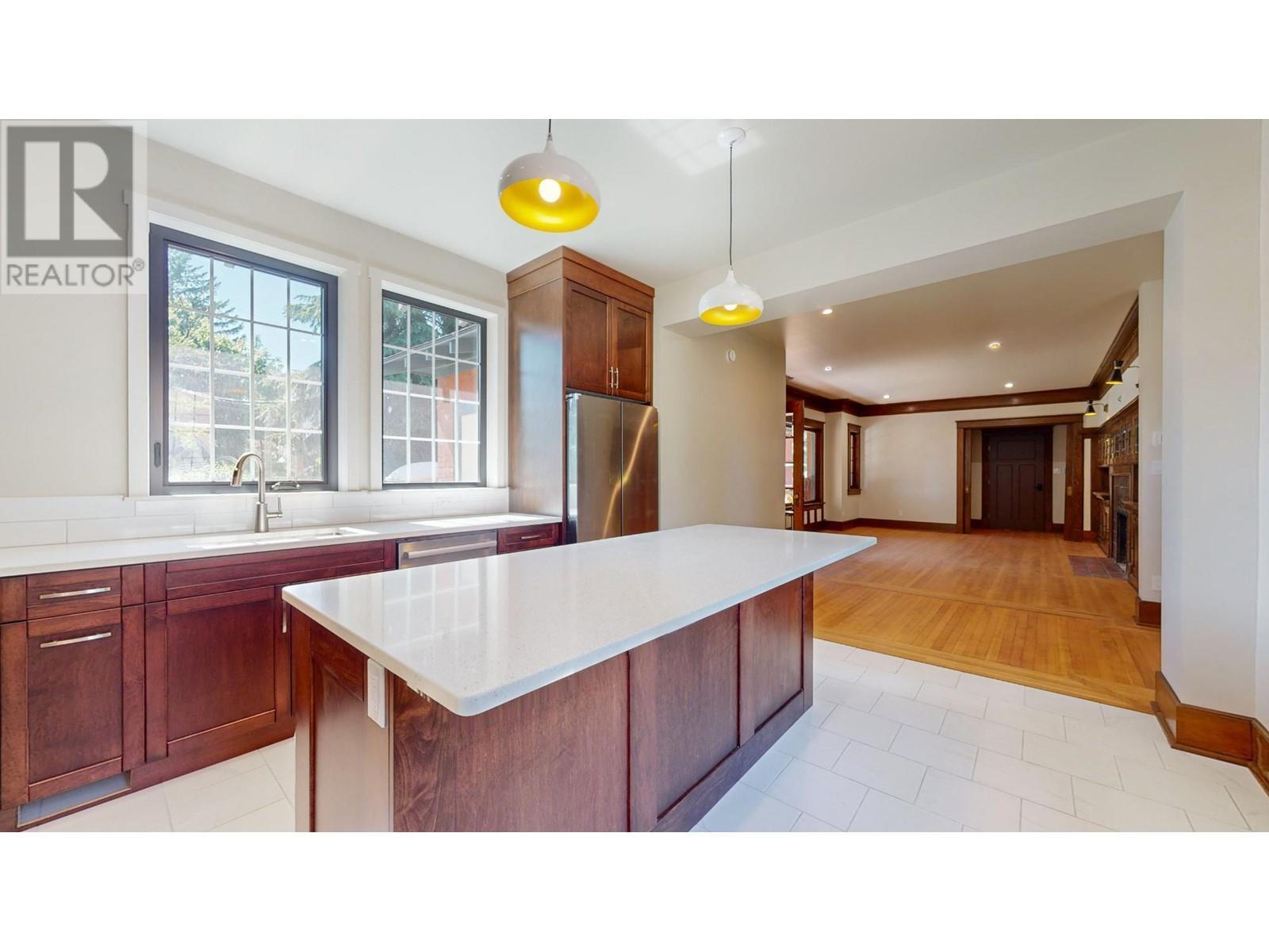 












321 4TH Avenue Unit# B

,
Fernie,




British Columbia
V0B1M0

