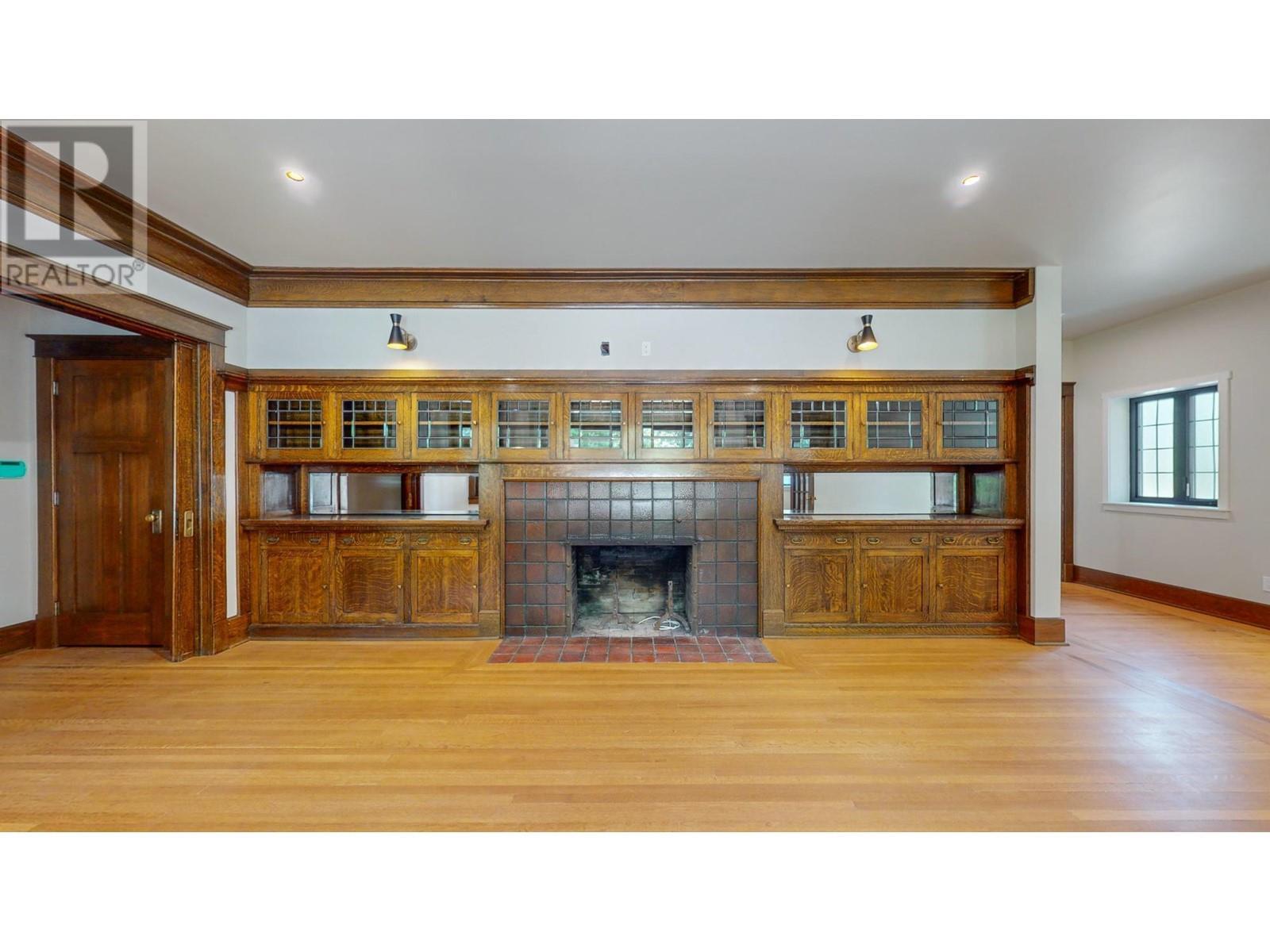 












321 4TH Avenue Unit# B

,
Fernie,




British Columbia
V0B1M0

