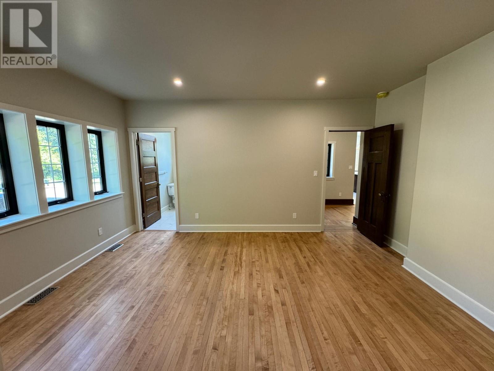 












321 4TH Avenue Unit# B

,
Fernie,




British Columbia
V0B1M0

