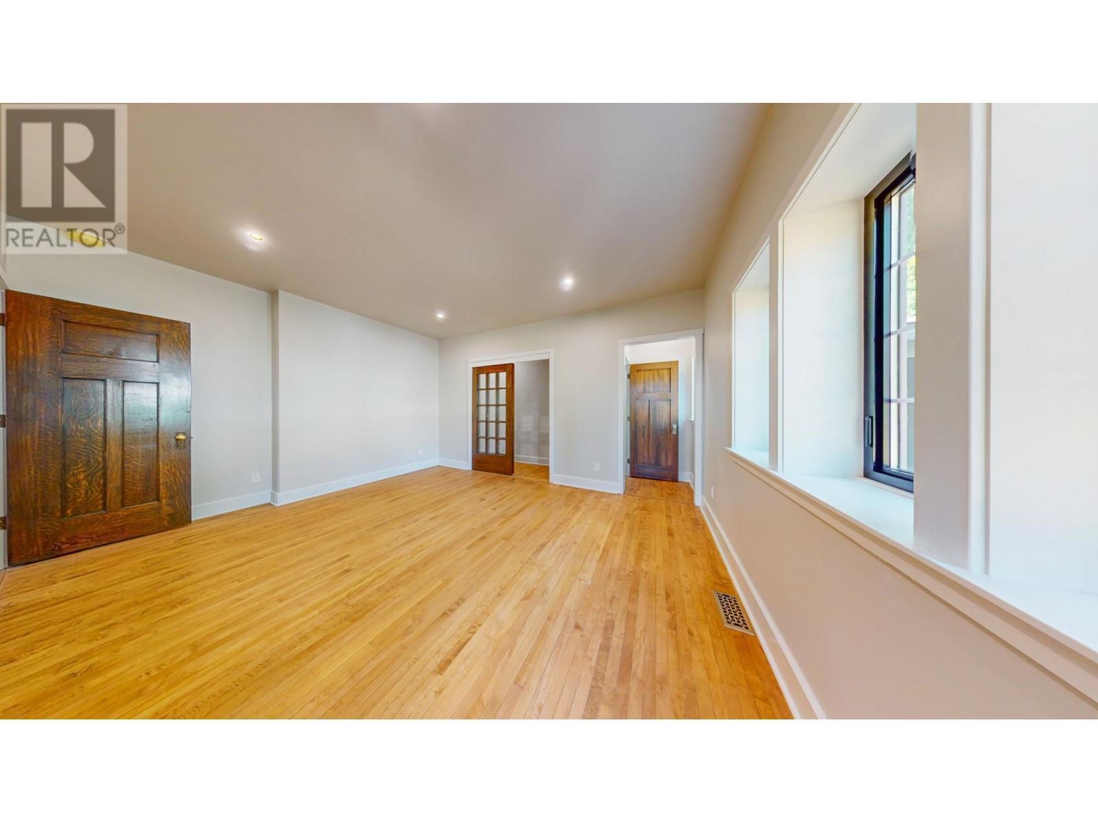












321 4TH Avenue Unit# B

,
Fernie,




British Columbia
V0B1M0

