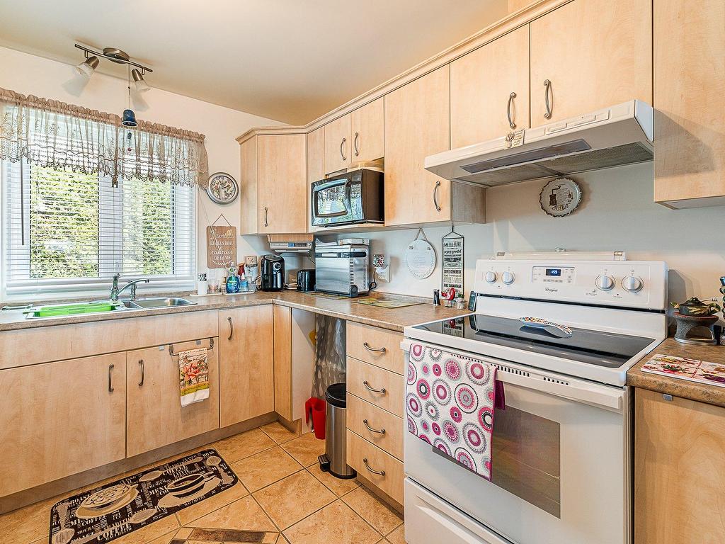 









933


Rue Merry N.

,
Magog,




QC
J1X2G9


