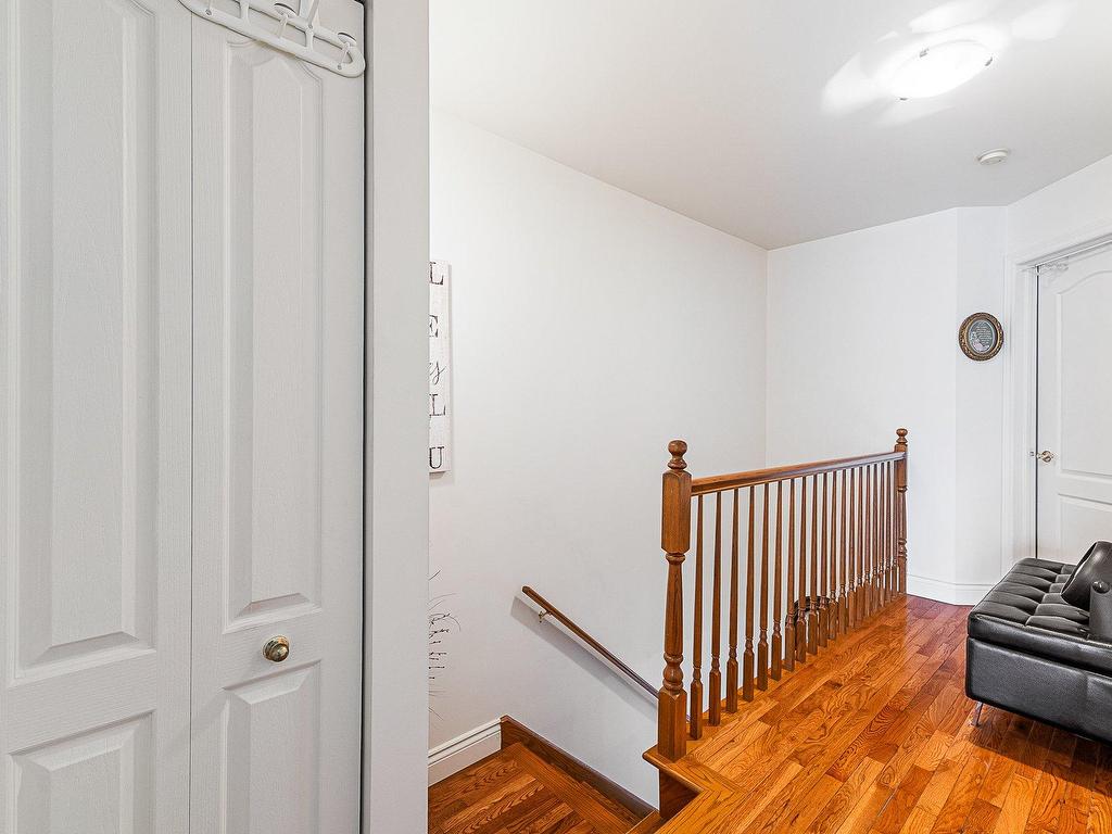 









933


Rue Merry N.

,
Magog,




QC
J1X2G9

