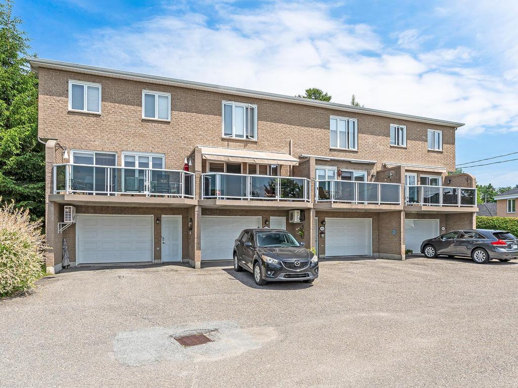 









933


Rue Merry N.

,
Magog,




QC
J1X2G9

