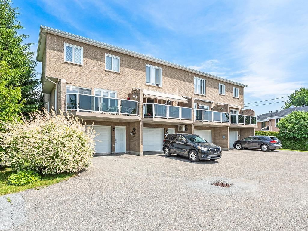 









933


Rue Merry N.

,
Magog,




QC
J1X2G9

