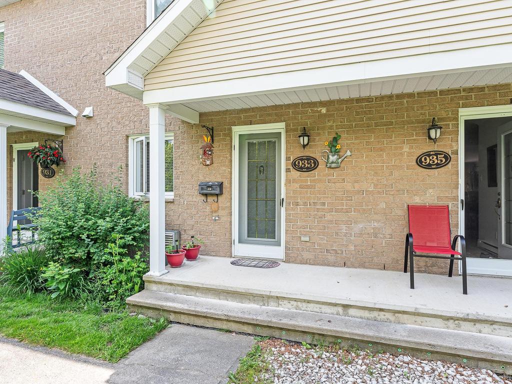 









933


Rue Merry N.

,
Magog,




QC
J1X2G9

