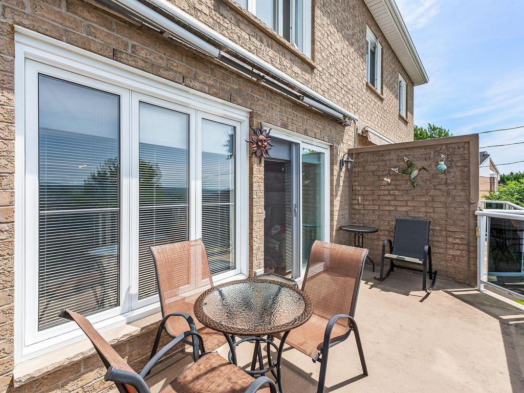 









933


Rue Merry N.

,
Magog,




QC
J1X2G9

