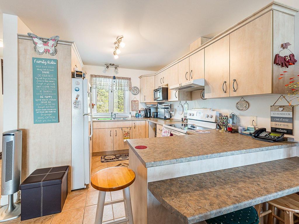 









933


Rue Merry N.

,
Magog,




QC
J1X2G9


