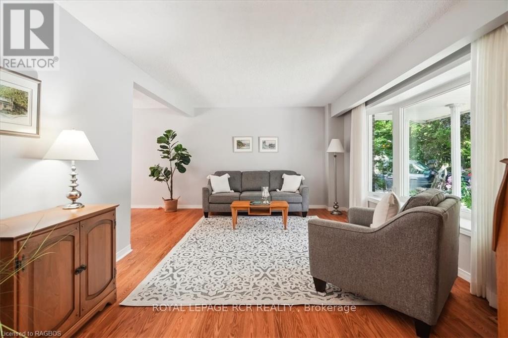 












527 5TH STREET E

,
Owen Sound,




Ontario
N4K1E2

