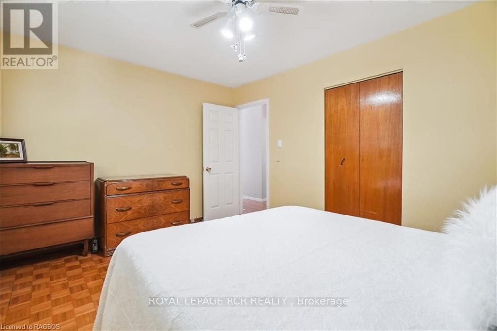 












527 5TH STREET E

,
Owen Sound,




Ontario
N4K1E2

