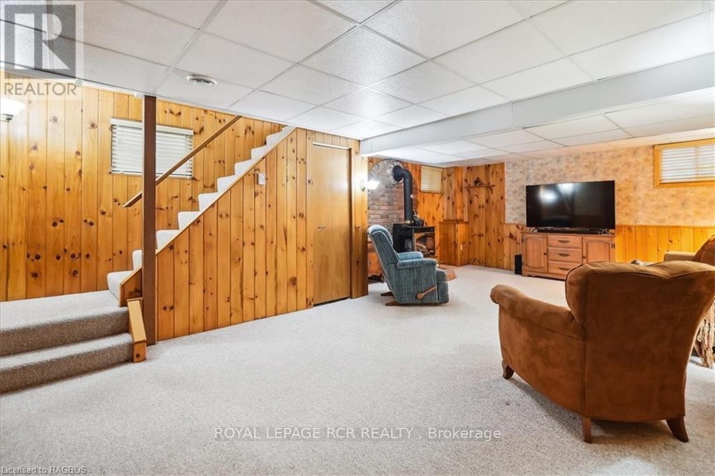 












527 5TH STREET E

,
Owen Sound,




Ontario
N4K1E2

