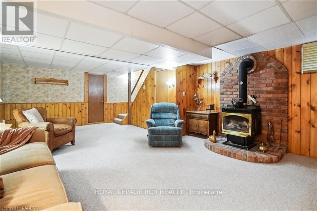 












527 5TH STREET E

,
Owen Sound,




Ontario
N4K1E2

