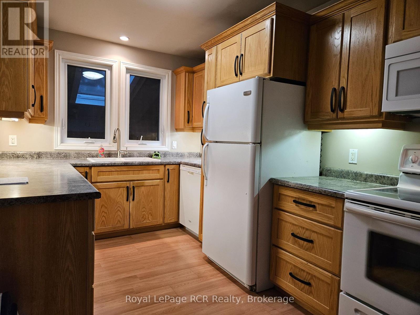 












886 16TH STREET W

,
Georgian Bluffs,




Ontario
N4K6V5

