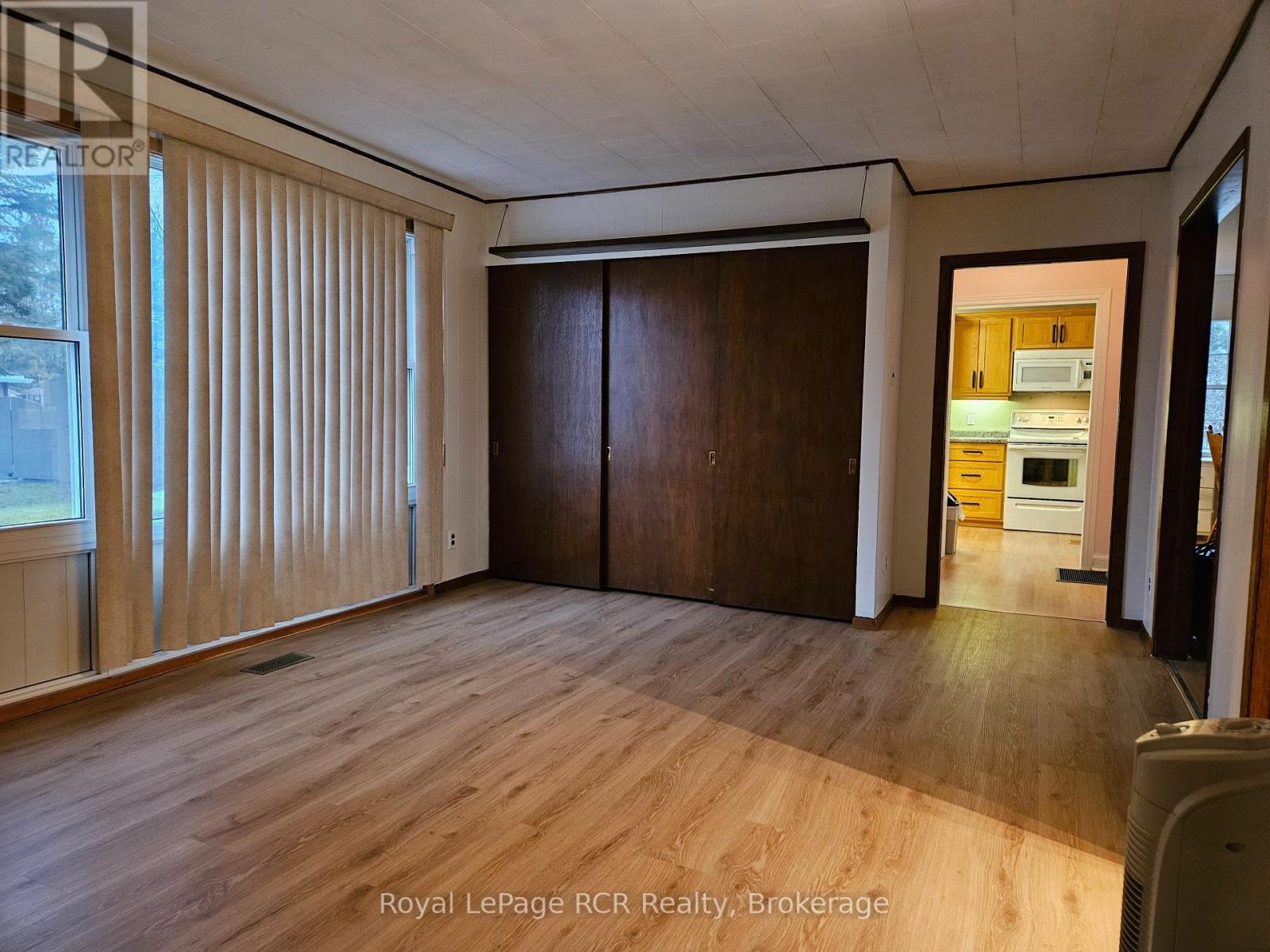 












886 16TH STREET W

,
Georgian Bluffs,




Ontario
N4K6V5


