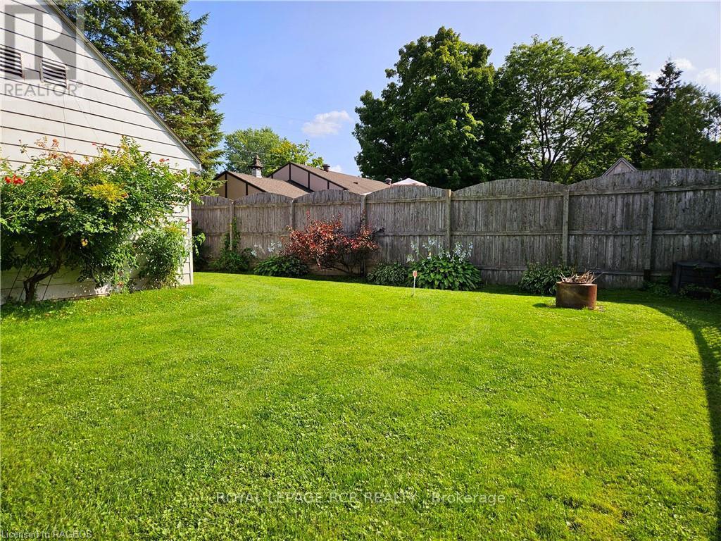 












886 16TH STREET W

,
Georgian Bluffs,




Ontario
N4K6V5

