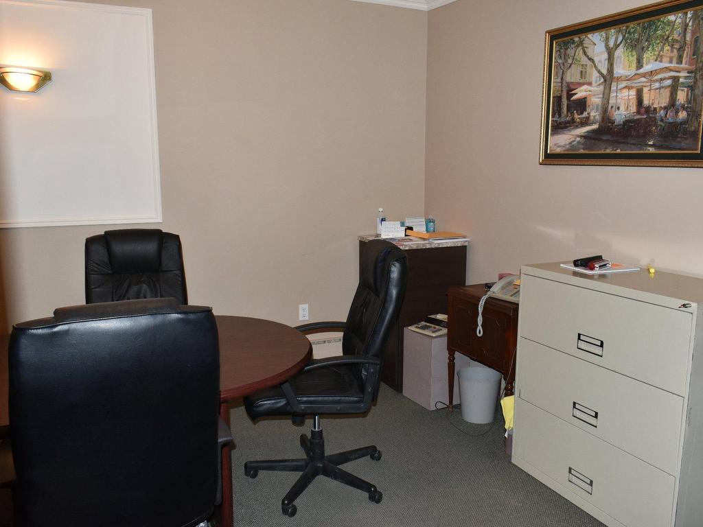 









445Z

 - 445AZ


Rue Brock

,
Drummondville,




QC
J2B1C9


