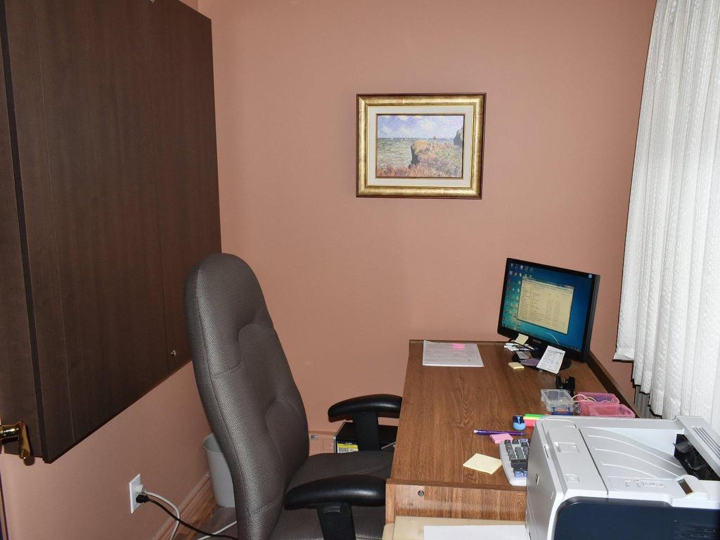 









445Z

 - 445AZ


Rue Brock

,
Drummondville,




QC
J2B1C9

