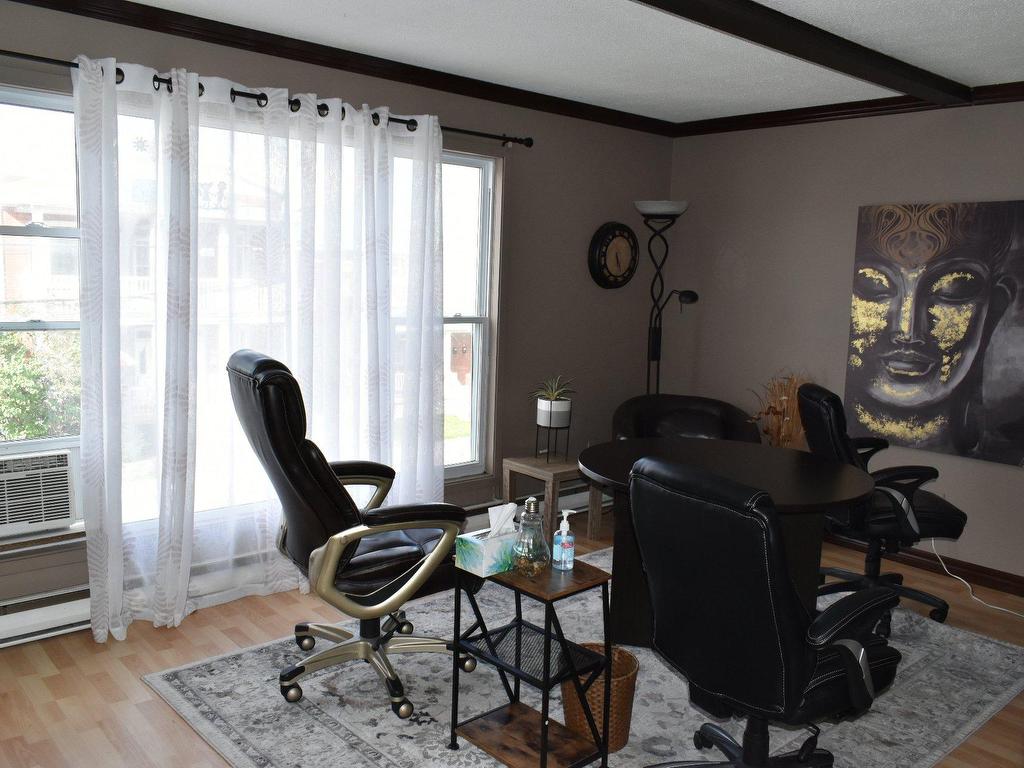 









445Z

 - 445AZ


Rue Brock

,
Drummondville,




QC
J2B1C9

