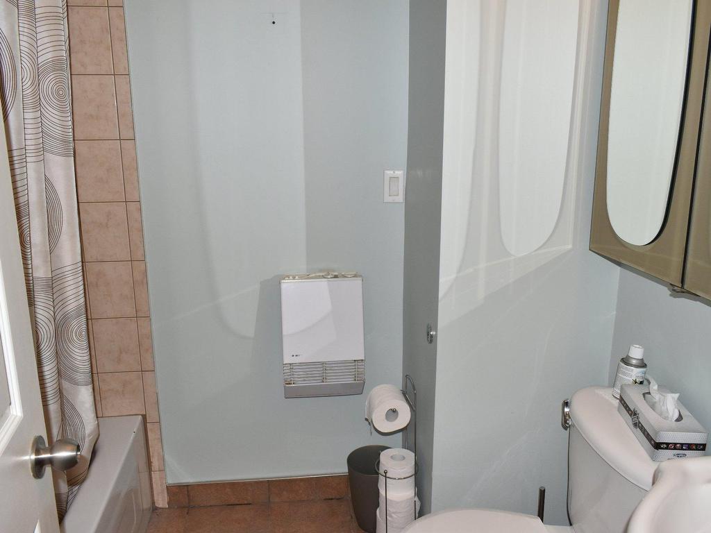 









445Z

 - 445AZ


Rue Brock

,
Drummondville,




QC
J2B1C9


