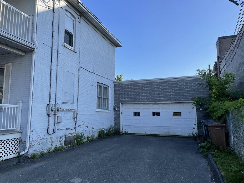 









445Z

 - 445AZ


Rue Brock

,
Drummondville,




QC
J2B1C9

