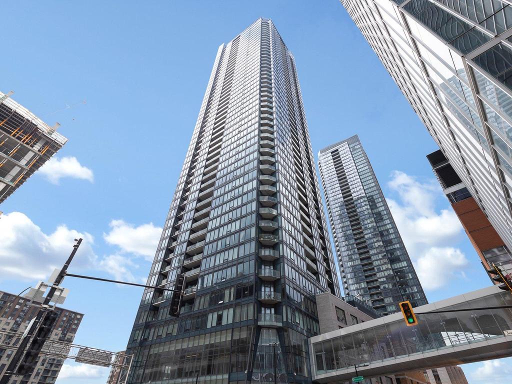 









1188


Rue St-Antoine O.

, PH2,
Montréal (Ville-Marie),




QC
H3C1B4

