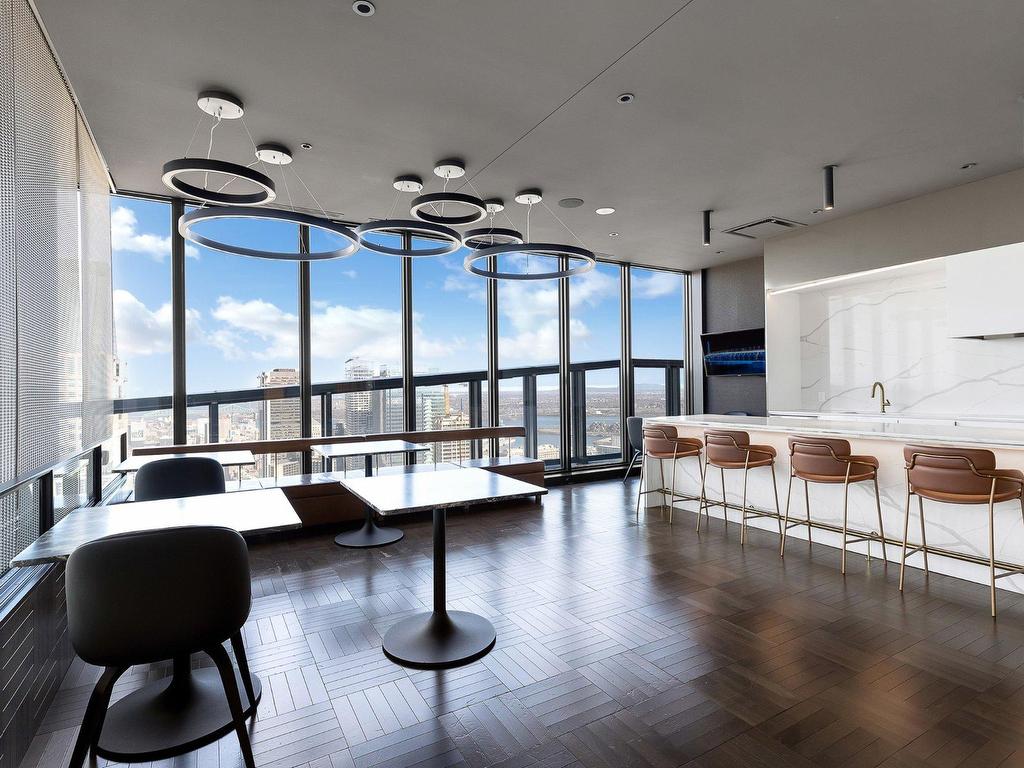









1188


Rue St-Antoine O.

, PH2,
Montréal (Ville-Marie),




QC
H3C1B4

