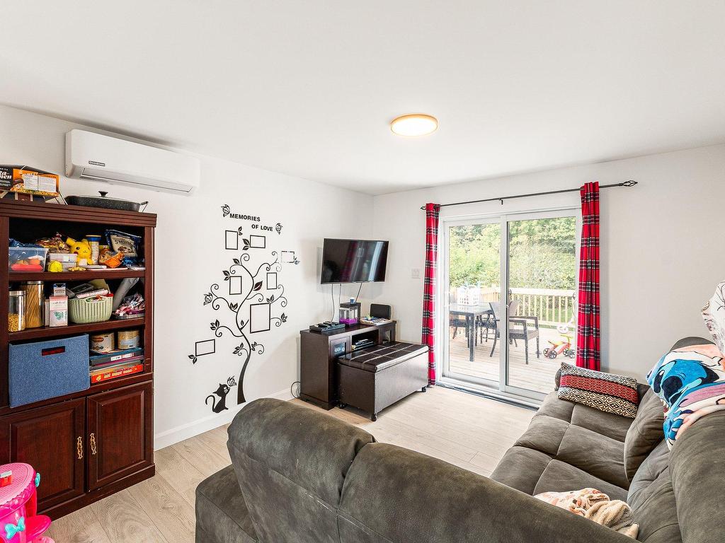 









123


Rue Gendreau

,
Coaticook,




QC
J1A2N3

