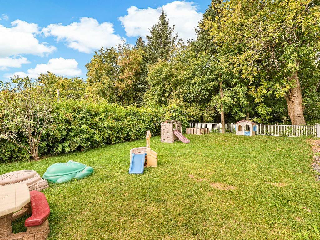 









123


Rue Gendreau

,
Coaticook,




QC
J1A2N3

