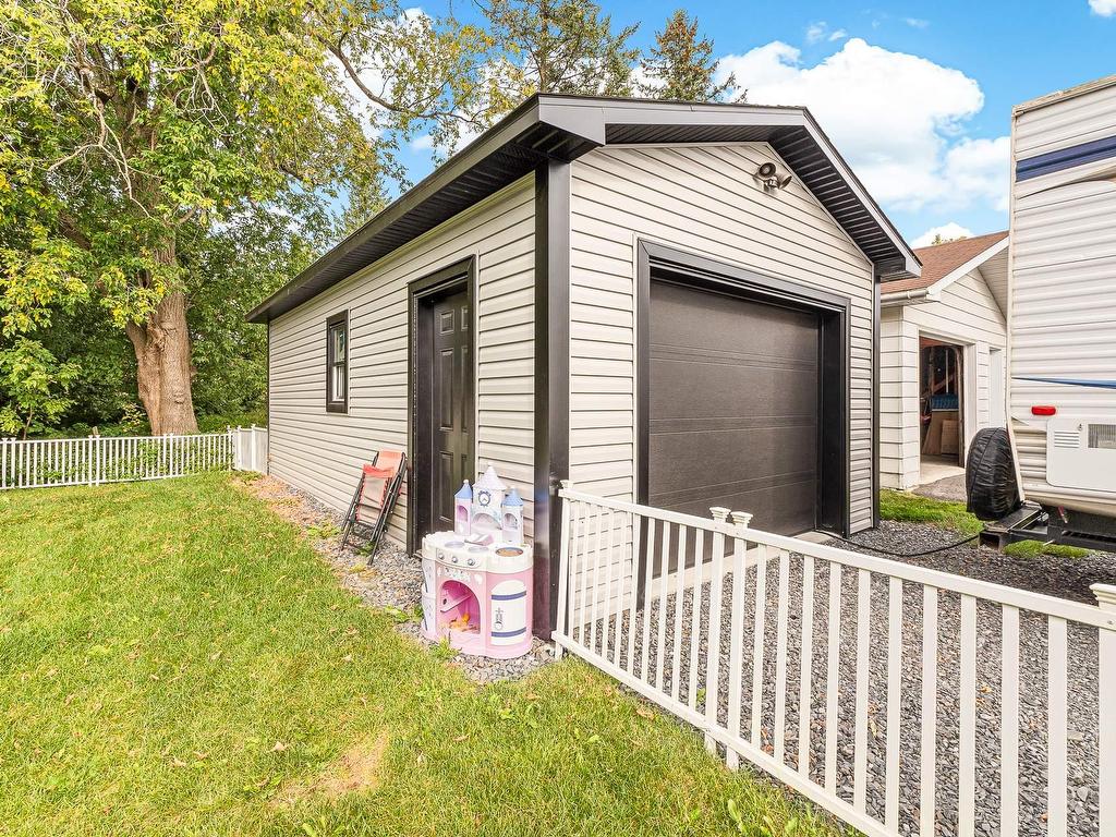 









123


Rue Gendreau

,
Coaticook,




QC
J1A2N3


