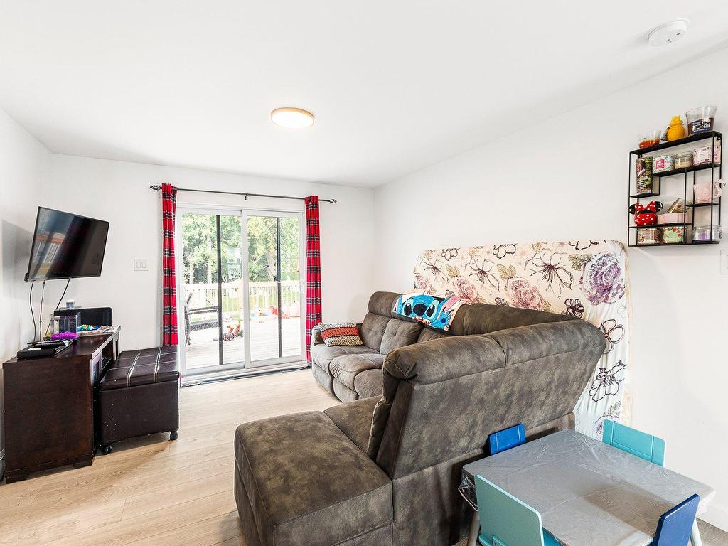 









123


Rue Gendreau

,
Coaticook,




QC
J1A2N3

