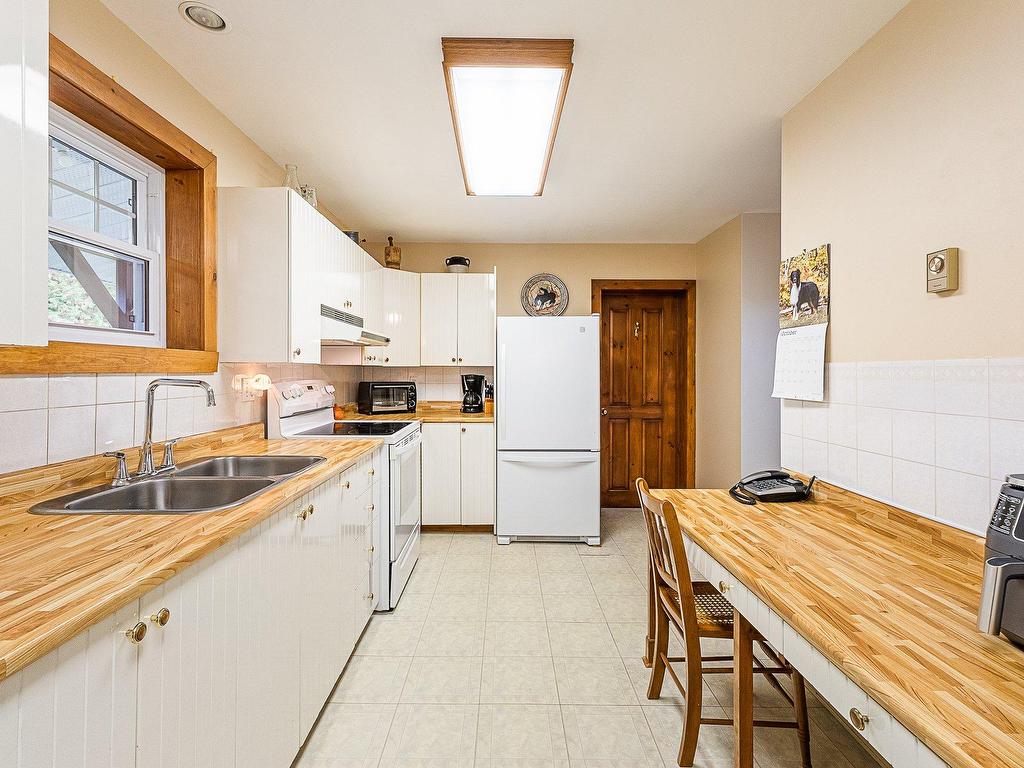 









61


Ch. de Foster

,
Lac-Brome,




QC
J0E1R0

