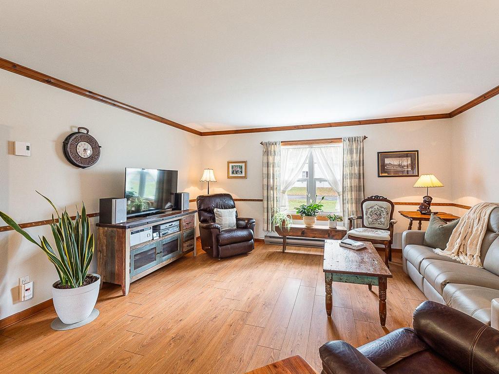 









61


Ch. de Foster

,
Lac-Brome,




QC
J0E1R0

