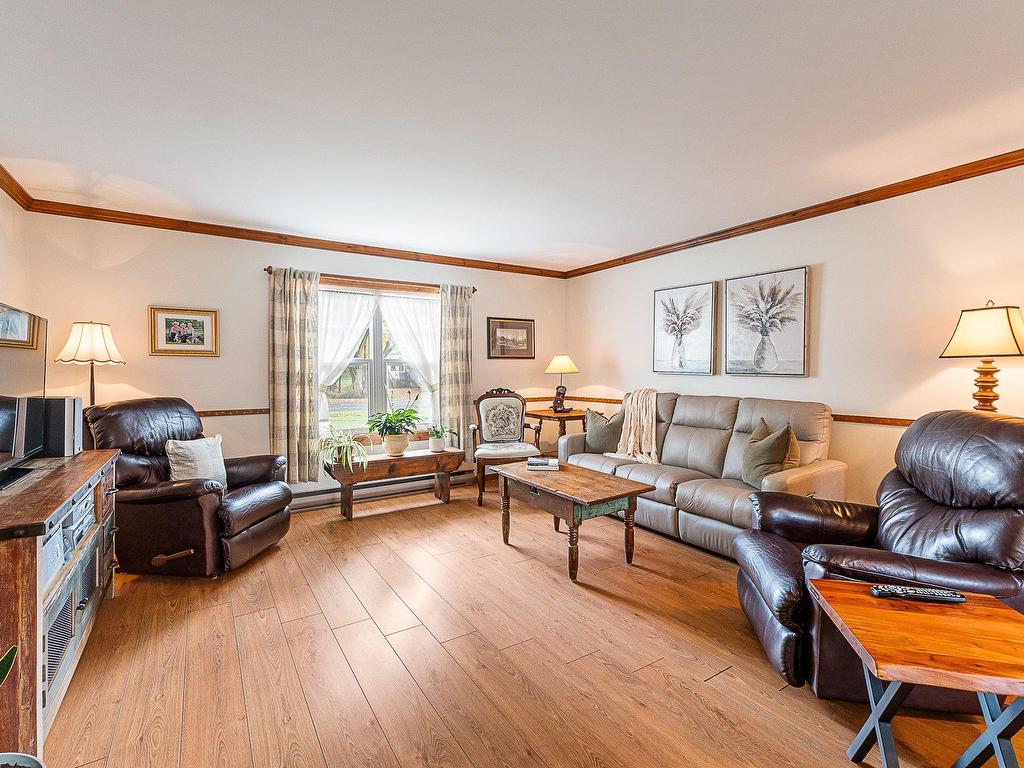 









61


Ch. de Foster

,
Lac-Brome,




QC
J0E1R0

