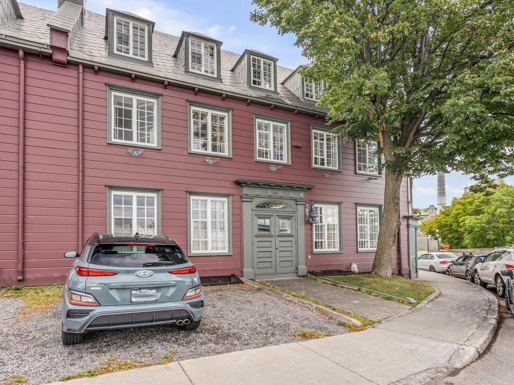 









49


Rue des Remparts

, 12,
Québec (La Cité-Limoilou),




QC
G1R3R8

