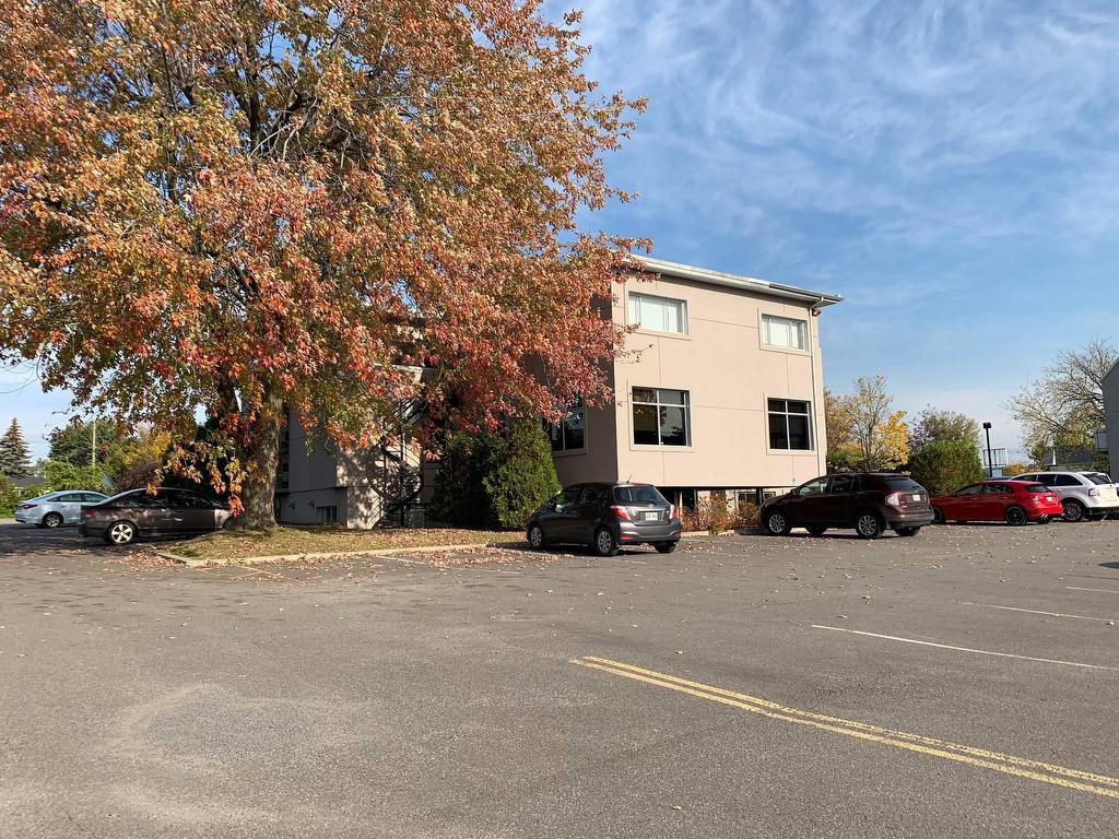









522


Rue Notre-Dame

, 002,
Repentigny (Repentigny),




QC
J6A2T8

